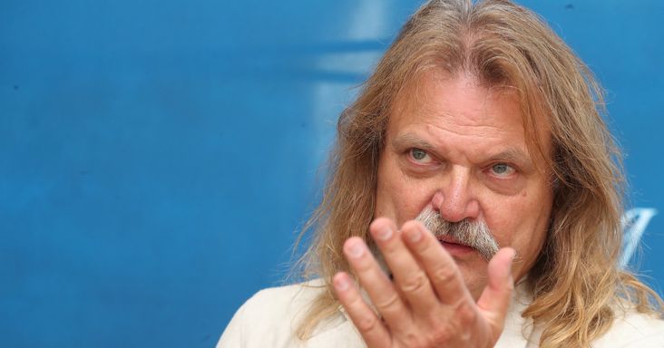 Elhiszi Leslie Mandokinak, hogy már Magyar Pétert támogatja?