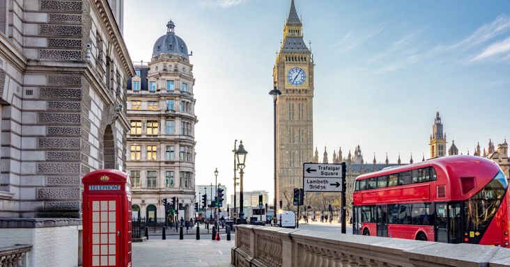 Megadóztathatják az állami nyugdíjat: milliók várják, hogy betartja-e az ígéretét a brit kormány