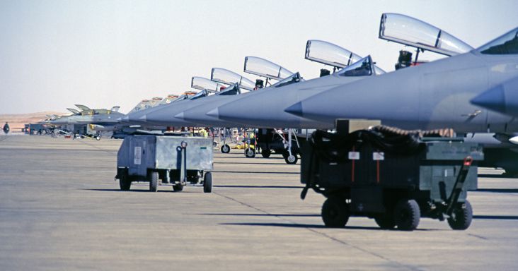 Bejelentette Szanaá: lelőttek egy F-15-ös vadászgépet egy saját készítésű fegyverrel