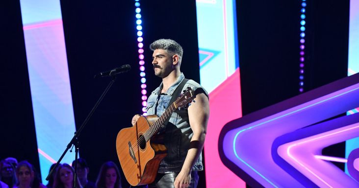 Kilenc évig küzdött egy újabb esélyért - A korábbi x-faktoros bronzérmes Gulyás Roland a Megasztár színpadán tér vissza