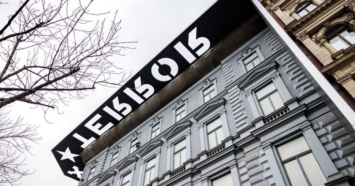 Bezárják a Terror Háza Múzeumot, menesztették Schmidt Máriát