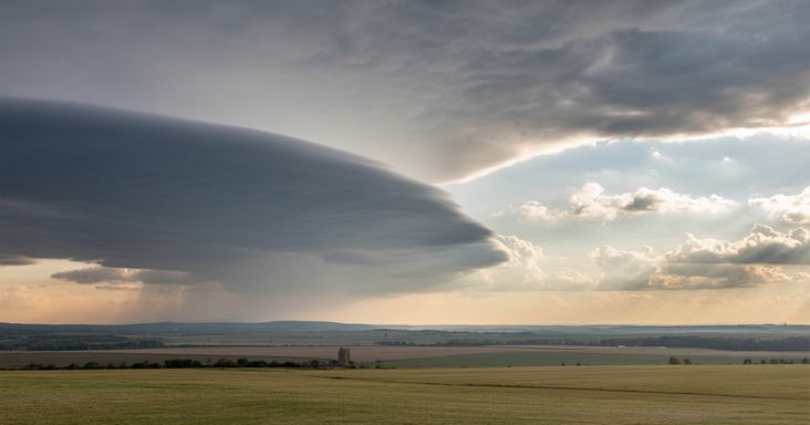 Jelentős fordulat áll be az időjárásban: hullámzó frontrendszer közeledik
