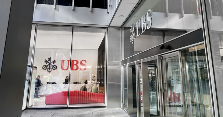 Nagyot spórolhat a legnagyobb svájci bank, ha átmegy a képviselők legújabb javaslata
