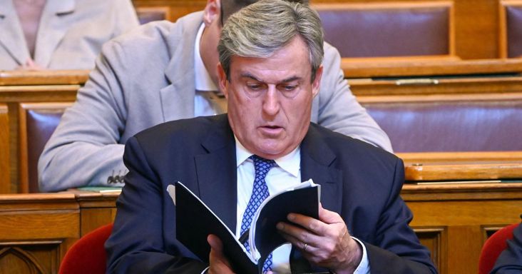 Megkérdezték Kapitány Istvántól, hogy a dízelválság közepén mennyi gázolajat exportál Magyarország Ukrajnába: kínos helyzetbe kerülhet a miniszter, ha beigazolódik a gyanú