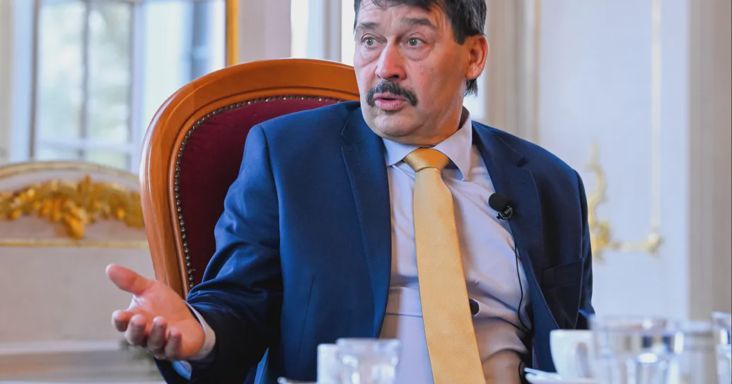 Négyszer is közpénzből fizették Áder festőművész lányának kiállítását, és diplomata-útlevele is volt