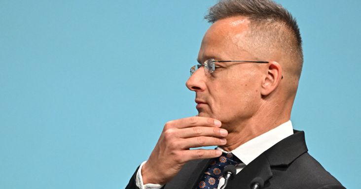 Szijjártóék négy év alatt majdnem ezer esetben döntöttek kijelöléssel arról, ki menjen külszolgálatra