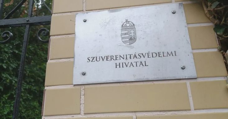 Több tízezres limonádé, útikönyv és éttermi számlák – magáncélú költéseket találtak a Szuverenitásvédelmi Hivatalnál
