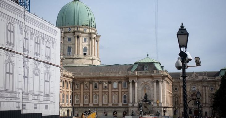 Leállítják a Budavári Palota felújítását, ezt tervezi a kormány