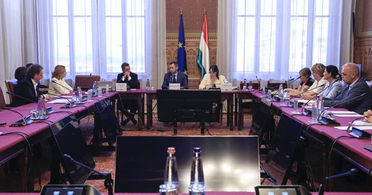 Megkezdődött a Médiatanács elnökjelöltjeinek meghallgatása