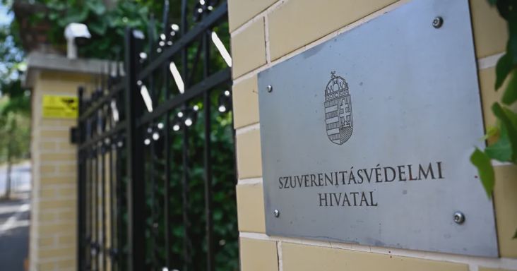 VIP-bankkártyával éttermeztek a Szuverenitásvédelmi Hivatal egykori vezetői, egyikük ötvenezret fizetett egy limonádéért