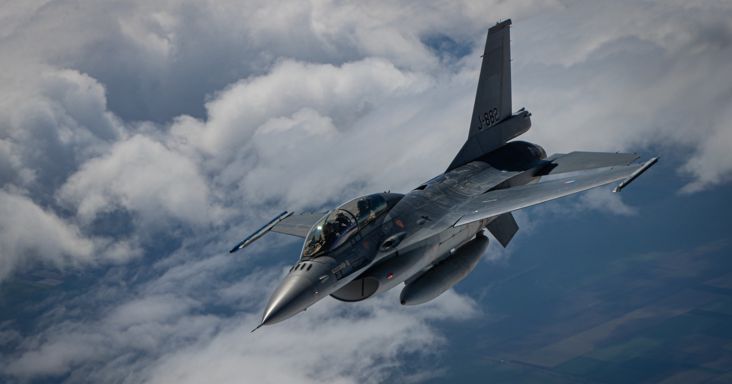 Megsértették a NATO légterét - Tüzet nyitottak a szövetséges vadászgépek