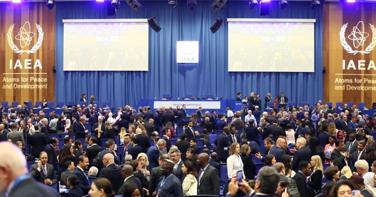 Botrány a bécsi atomkonferencián, Irán vezető képviselőjét nem engedték be az országba