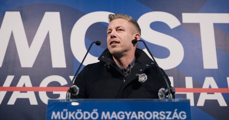 Pécsen folytatja országjárását Magyar Péter