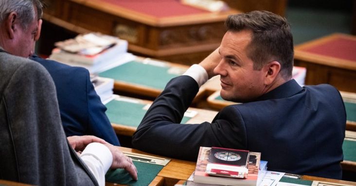 A trafiktulajdonos Németh Balázs felszólalt a dohány adóemelése ellen, Magyar Péter lecsapott