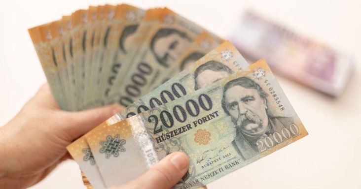 Ráhúzta a kormányt az előtte cammogó autóra, most vádat emelnek ellene