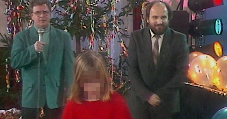 Döbbenetes húzás a köztévén: újra leadták a műsort, amelyben még „kedves igazgatóként” szerepelt gyerekekkel a később pedofíliáért elítélt Vásárhelyi János