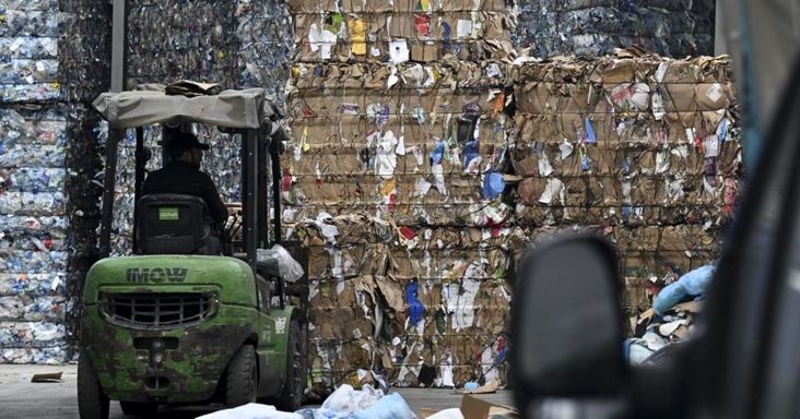 Több százezer tonna szemetet exportál az EU egy olyan országba, ahol aztán senki nem tudja, mi történik vele – Brüsszel mégsem tesz semmit, saját szabályait szegi meg