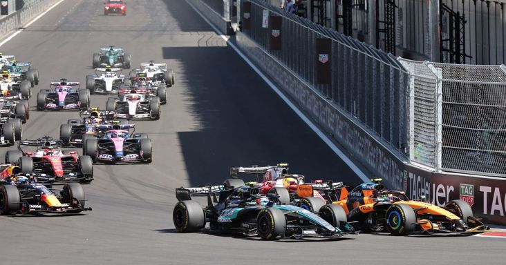 Hamilton jól rajtolt, Leclerc sokáig vezetett, dobogóra sem állhatott Ferrari-pilóta