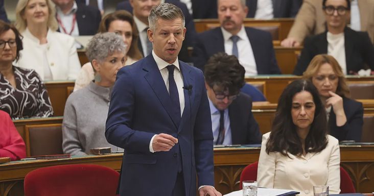 Káosz a köbön: vezető nélküli hivatalok és átalakítások miatt háborognak a kommentelők
