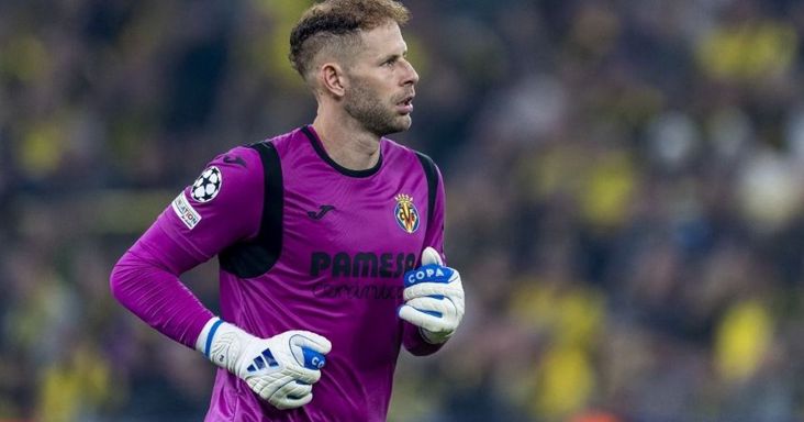 Gulácsi Péter két „gólpasszt" adott az ellenfélnek – fantasztikus, amit ezután tett