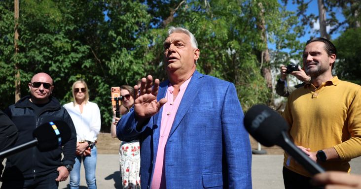 Orbán Viktor is befutott Kötcsére: A védett üzemanyagár visszavezetését és 500 milliárd forint kiosztását javasolja – videó