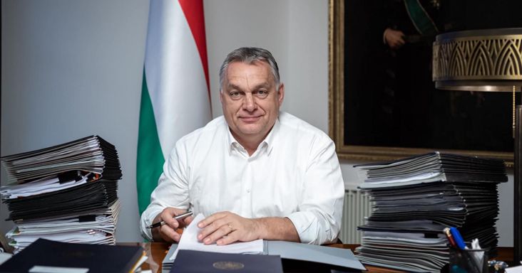 Orbán Viktor dolgozószobájában feküdt az Iparművészeti Múzeum egyik használat közben megrongálódott szőnyege