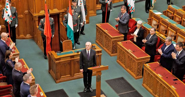 Baka András a kommunizmusban gyors karriert futott be – nem véletlen, hogy beszédében kihagyta ezt az időszakot