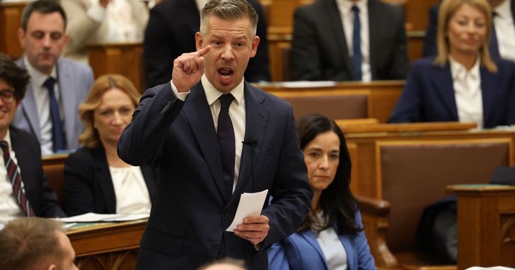 Facebook-kormányzás csúcsra járatva: már a kirúgásokat is a közösségi médiában jelenti be a kormány