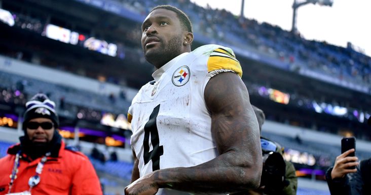 Titkos civilizációt rejtegetnek az Antarktisz jege alatt – állítja az NFL izomagyú elkapója