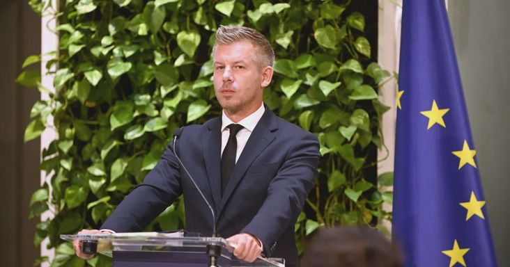Dömötör Csaba bírálta Magyar Péter üzemanyagárakról szóló kijelentését