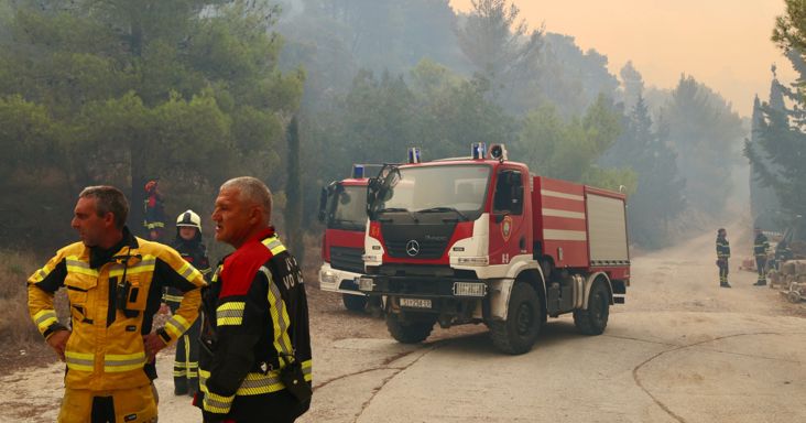 40 fős magyar csoportot kellett evakuálni a Horvátországban pusztító erdőtűz miatt