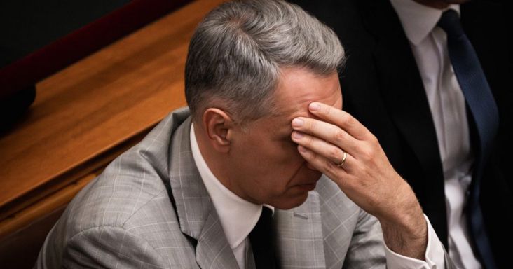 A Fidesz választási bukása után adott utasítást Lázár embere, hogy a volt miniszternek kellemetlen ügyben a Kúriához forduljanak