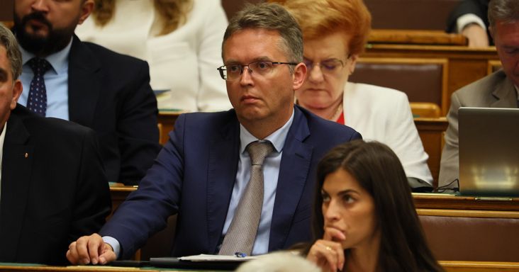 Hankó Balázs elárulta, miért kapott milliókat Pataky Attila és Deák Bill Gyula