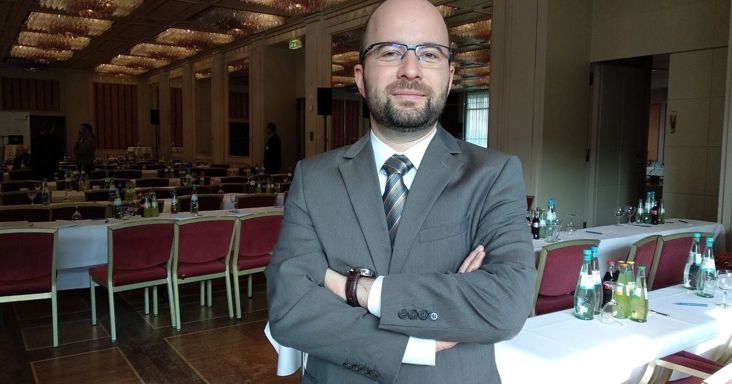 Degenerált javaslat: a Tisza alkotmánybíró-jelöltje eltörölné a vérfertőzés büntetőjogi tilalmát