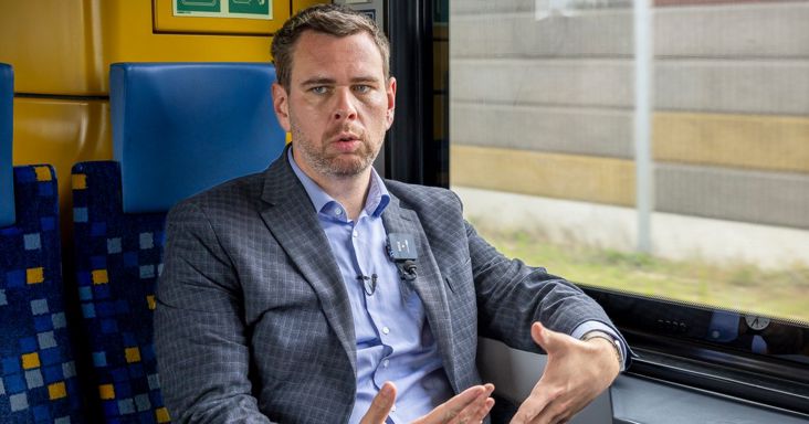 Korlátlan utazás 999 forintért – ezt jelentette be Vitézy Dávid