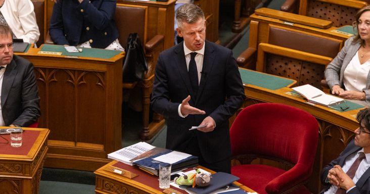 Magyar Péter: Azt a pénzt, amit 2007-ben gyűjtött a Fidesz a rendőri túlkapások sérültjeinek, szokás szerint ellopta a párt