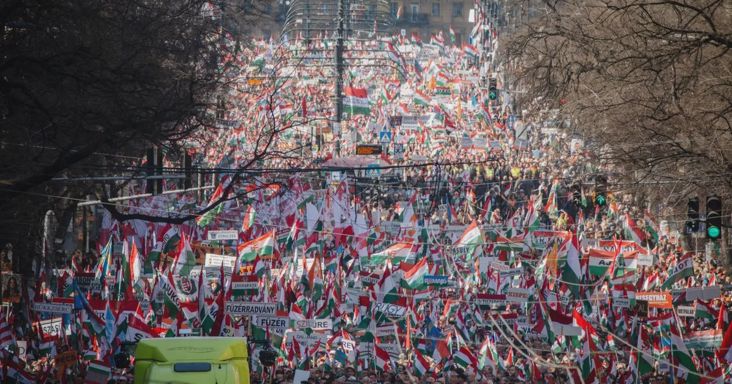 Mozgósít a jobboldal, vasárnapra tüntetést, október 23-ra pedig békemenetet szerveznek