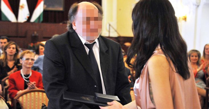 „Munkabírása rendkívüli, szabadidejét, gyakran a hétvégéket is a gyermekek társaságában tölti” - indokolták Vásárhelyi János kitüntetését