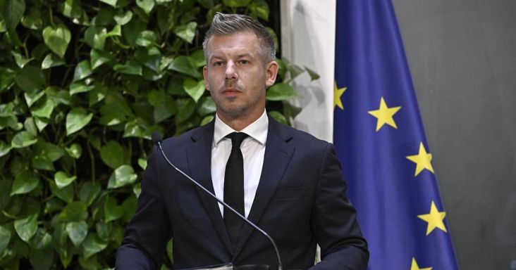 Magyar Péter: Balog Zoltán javasolta Orbán Viktornak kitüntetésre a bicskei gyermekotthon igazgatóját