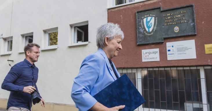 „Nagyon erős kézi irányítás zajlik a miniszterelnöki hivatalból” – élesen bírálta az új kormány eddigi munkáját Radó Péter oktatáskutató