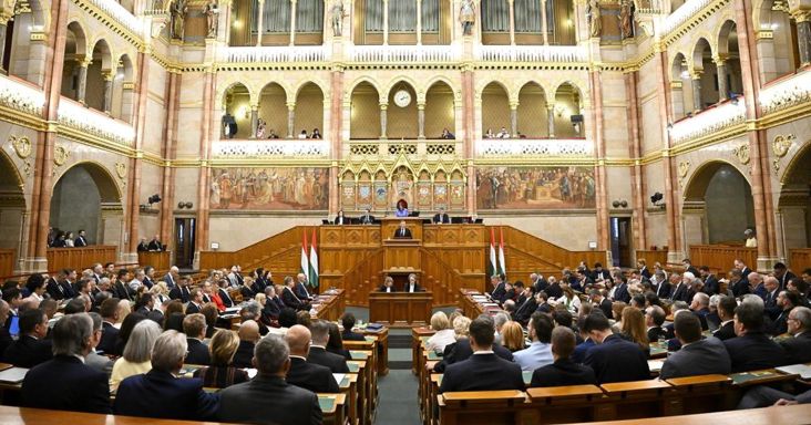 Magyar Péter üzent a rendőröknek és NAV-osoknak: ne engedjenek a politikai nyomásnak
