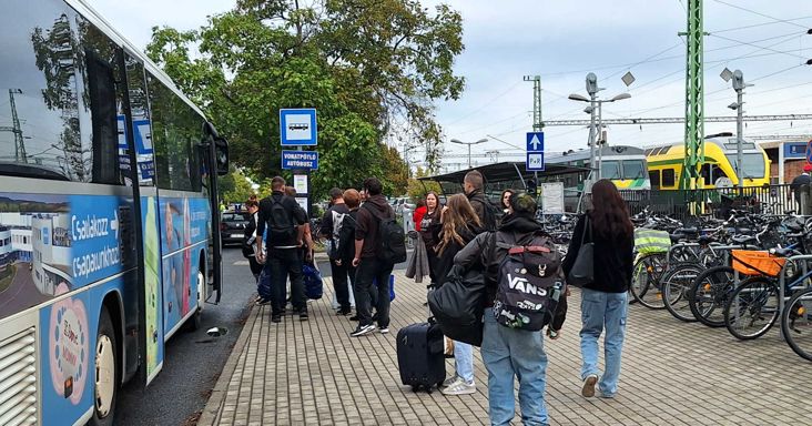 Fél óra az életünkből - Pótlóbusszal Szombathelyre...