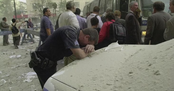 A megszakadt pillanatok fájdalma: 9/11 napján az áldozatok a szeretetet közvetítették