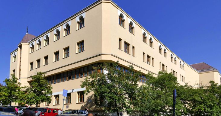 Ezen a helyen is ma volt házkutatás, több gigabájtnyi adatot foglalt le a rendőrség
