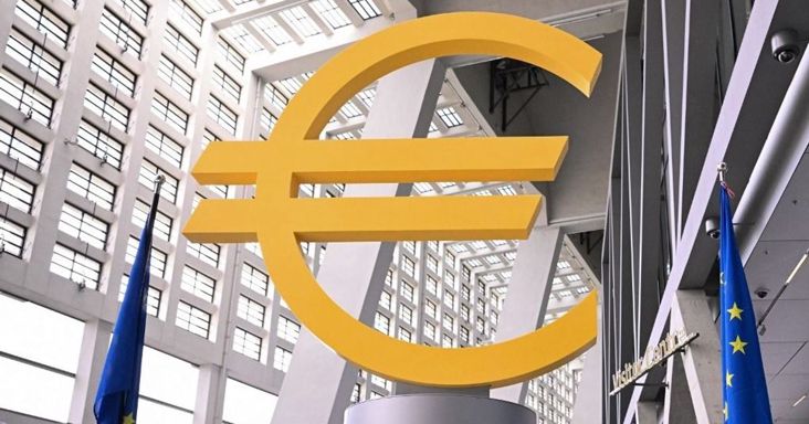 Nehéz nap elé néz a forint, minden azon múlik, hogy mit mond Christine Lagarde
