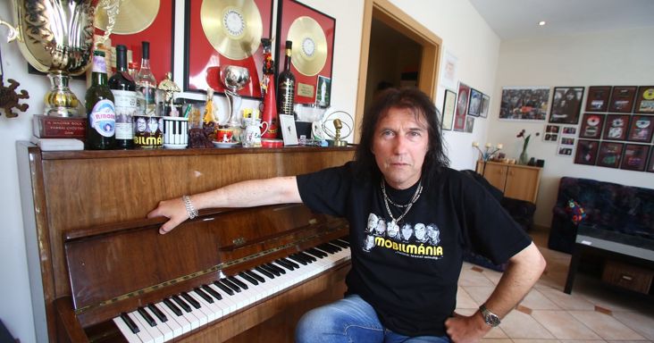 Húsz éve született újjá a leukémiából a magyar rocklegenda: „Boldog vagyok, hogy élek, hogy a családommal lehetek, s, hogy zenélhetek”