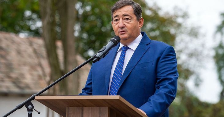 Máris megérkezett a Tisza-kormány válasza Mészáros Lőrincnek, Vitézy Dávid postázta: ebből még nagy baj lehet