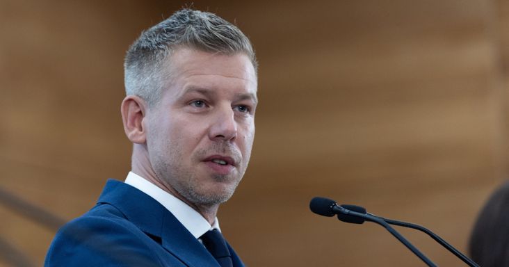 Magyar Péter a V4-es csúcstalálkozón: "Nincs rendben, hogy napi 1 millió eurót fizetünk"