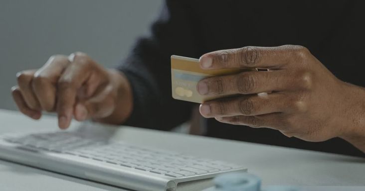 Megugrottak az átutalási csalások Magyarországon – súlyos számokat közölt az MNB
