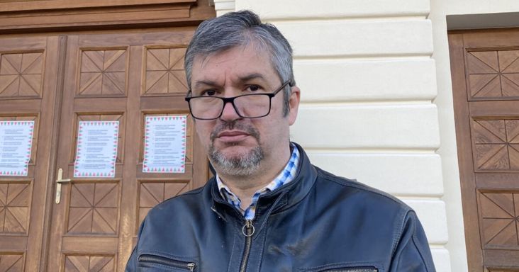 Hadházy Ákos: Orbánnak Kötcse helyett a börtönudvaron kellene sétálnia